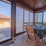 Joli T2 Avec Véranda Et Animaux Admis à - Fr-1-841-14 Appartement *
